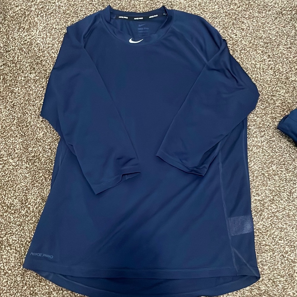 Nike pro men’s 3/4 sleeve dri fit. Size L